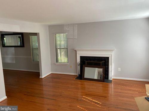 5910 Roberts Common Ct, Springfield, VA 22015-2801