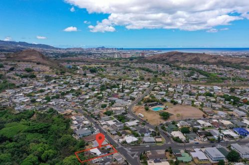1620 Piikea St, Honolulu HI  96818-1843 exterior