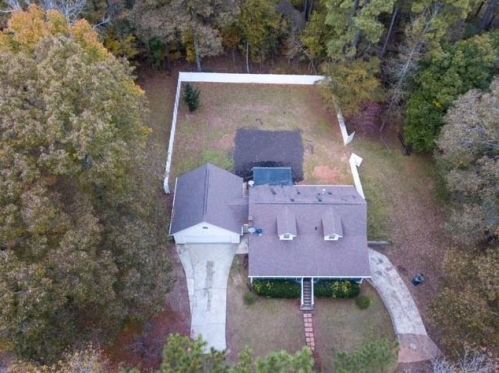 148 Swan Lk Rd, Stockbridge GA 30281-1725 exterior