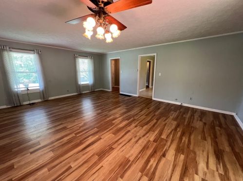 928 Norwood Dr, Lagrange, GA 30240-1715