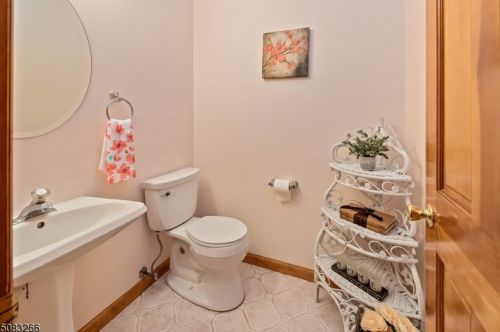 8 Elshaer Ct, Dover NJ  07869-1923 exterior