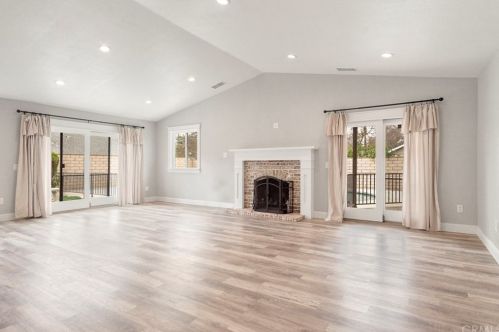 5545 Gloucester Way, Riverside CA  92506-3425 exterior