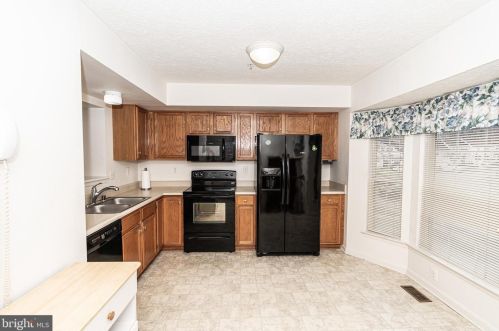 337 Woodland Green Ct, Aberdeen MD  21001-2942 exterior