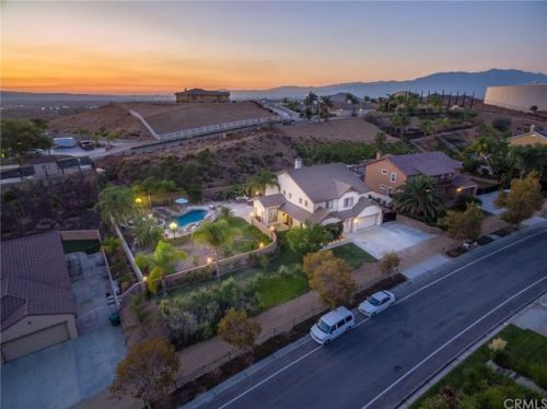 1362 El Paso Dr, Norco, CA 92860-3878
