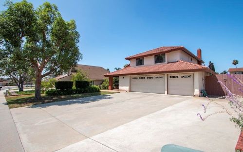928 Merlin Ct, San Marcos, CA 92069-2164
