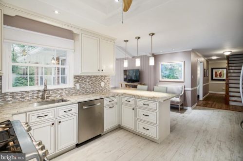 348 Kings Hwy, Tavistock NJ 08033-1205 exterior