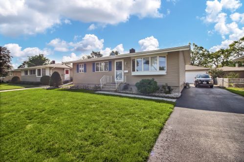 23 Indianwood Dr, Thornton, IL 60476-1130