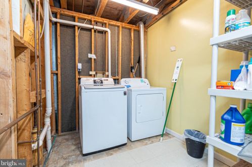 5 Casino Ct, Silver Spring MD 20906-5953 exterior