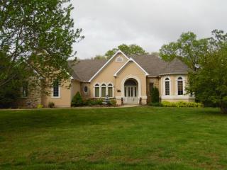 14186 Patriot Rd, Nevada, MO 64772-7611