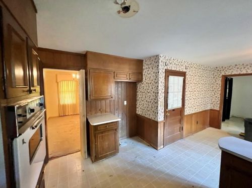 3011 Belingham Dr, Atlanta GA  30345-1506 exterior