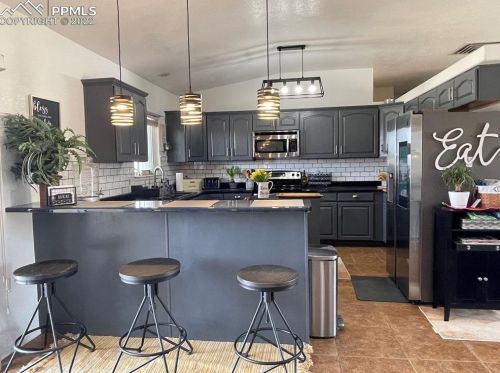 281 Bywood Dr, Pueblo CO  81007-1488 exterior
