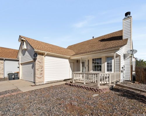 4121 Lewiston Cir, Denver, CO 80013-2722