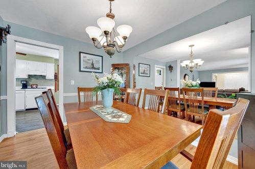 11 Corey Dr, Trenton NJ  08628-1503 exterior