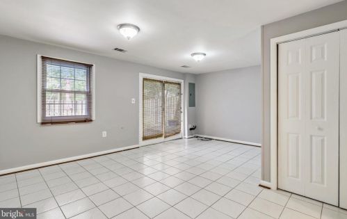 9270 Sprucewood Rd, Springfield VA  22015-3559 exterior