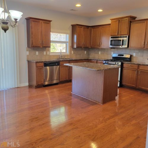 409 Sweetwood Ct, Lagrange, GA 30241-6695