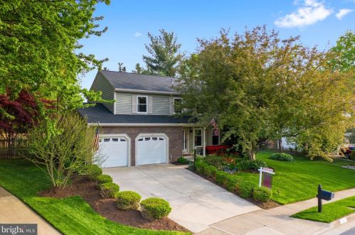12811 New Parkland Dr, Herndon, VA 20171-2664