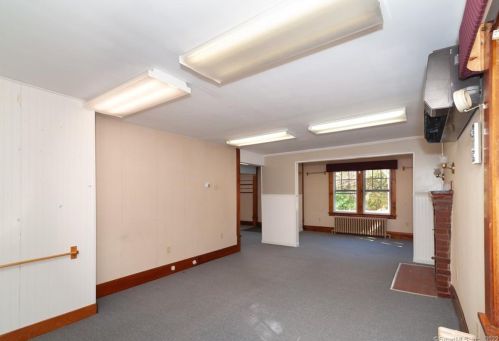 58 Norwich Rd, Quaker Hill CT  06375-1127 exterior
