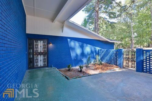 3007 Dogwood Dr, Atlanta GA  30344-3905 exterior