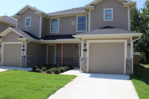 109 Elm St, Bonham, TX 75418-4436
