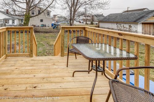 25 Monmouth Ave, Middletown NJ  07748-5732 exterior
