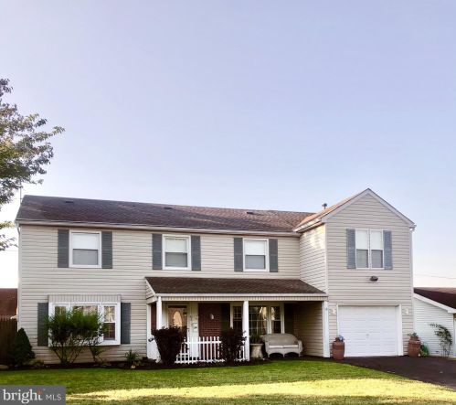 54 Buckeye Ln, Willingboro, NJ 08046-3919