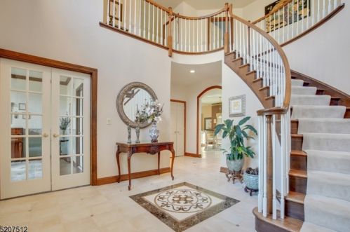 40 Canterbury Rd, Parsippany, NJ 07834-3813