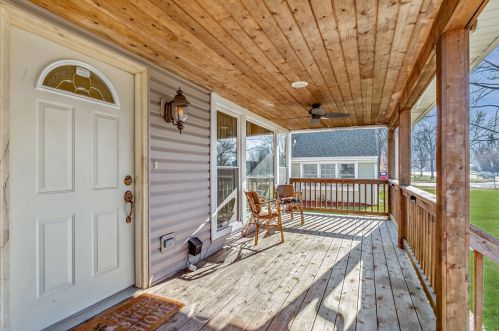 49 Quentin Rd, Palatine, IL 60067-4824