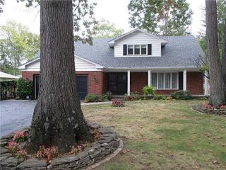 4926 Oak Glen Dr, Toledo, OH 43613-3050