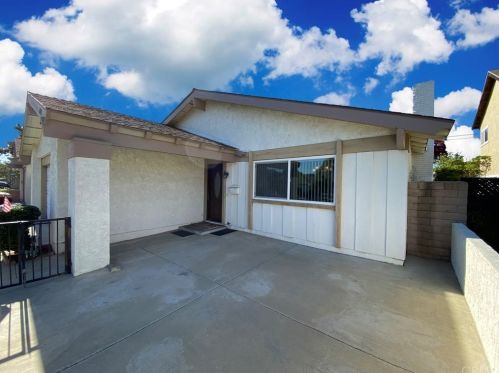 6433 Bataan St, Cypress, CA 90630-5605