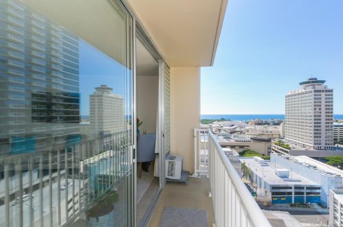 750 Amana St, Honolulu HI  96814-5025 exterior