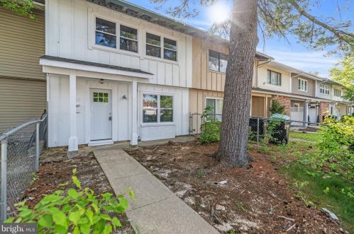 27 Medford Ct, Erial, NJ 08081-2021