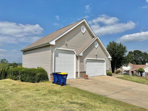 1903 Hawk Pointe Dr, Festus, MO 63028-3144