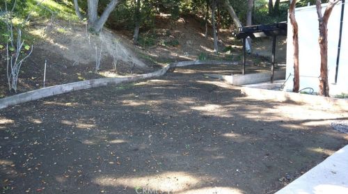 3345 Country Club Dr, Glendale CA  91208-1717 exterior