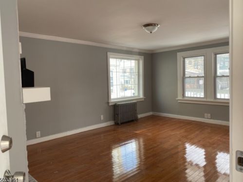611 Stuyvesant Ave, Irvington, NJ 07111-2404