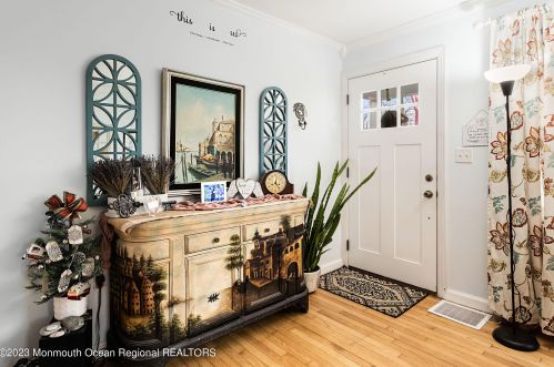 605 Front St, Tinton Falls NJ  07701-5515 exterior