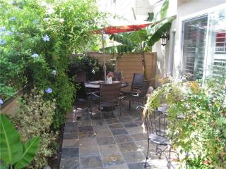 10 Ashbrook, Irvine CA  92604-3363 exterior