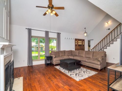 2139 Lavaca Trl, Carrollton TX 75010-4025 exterior