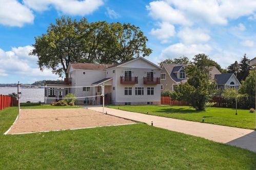 27771 Lake Shore Dr, Spring Grove IL  60081-9118 exterior
