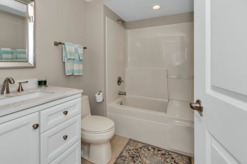 305 Ambriance Dr, Willowbrook IL  60527-0803 exterior