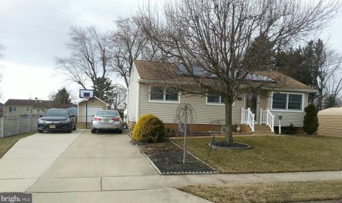 207 Dogwood Rd, Beverly, NJ 08010-2601