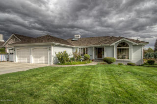 803 49th Ct, Yakima, WA 98908-2517