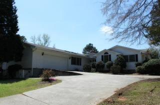 1641 Four Lakes Dr, Madison, GA 30650-4274