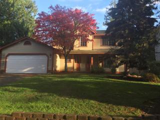 610 Jasmine Pl, Bellevue, WA 98027-2635