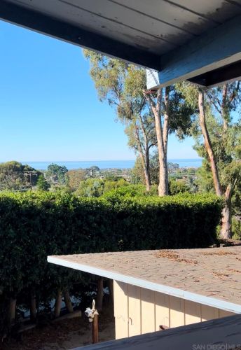 3255 Meadowlark Ln, Carlsbad, CA 92008-2024