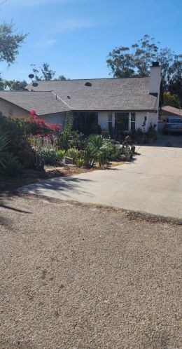 943 8th St, Ramona, CA 92065-2811