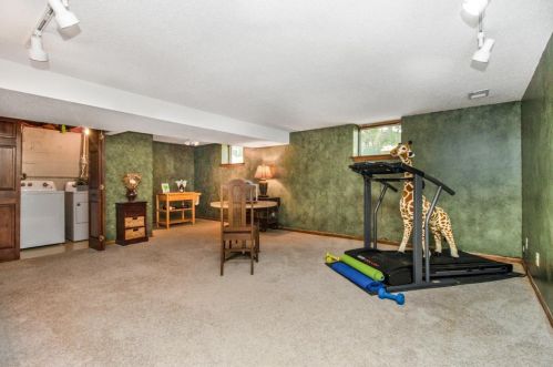 7216 Courtly Rd, Saint Paul MN  55125-1661 exterior