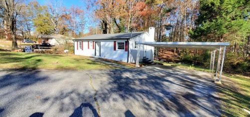 6630 Winn Dr, Lithia Springs, GA 30122-1920