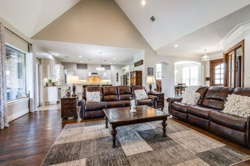 635 Mnr Dr, Argyle TX 76226-5920 exterior