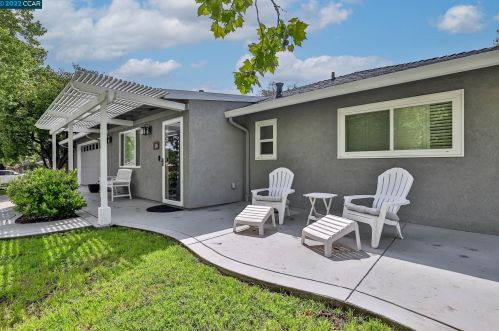 391 Maureen Ln, Concord CA  94523-2139 exterior