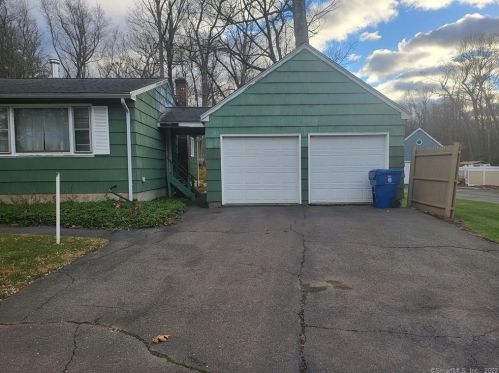 37 Bonnie Dr, Farmington, CT 06032-3052